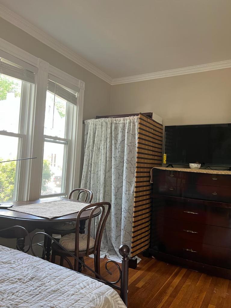 Private Room In A Grand House Boston Exteriör bild